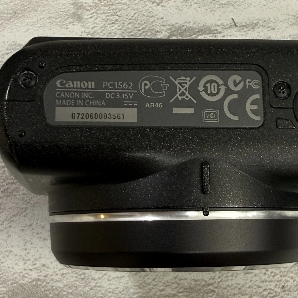 Canon SX130 IS Powershot Digital Camera 12x Optical Zoom 12.1 MP Black Excellent